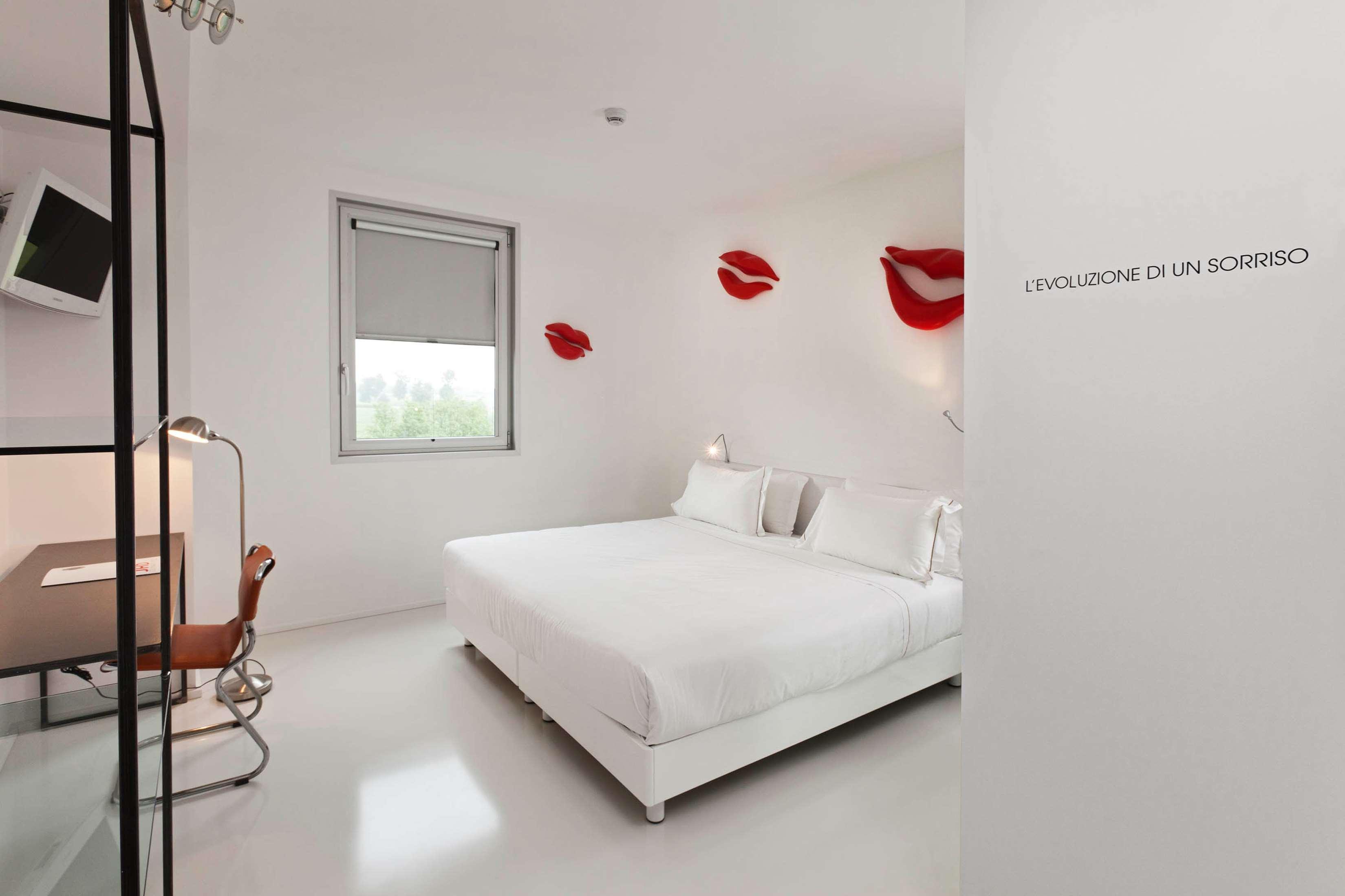 Aiden by Best Western @ JHD Dunant Hotel Castiglione Delle Stiviere Exterior foto