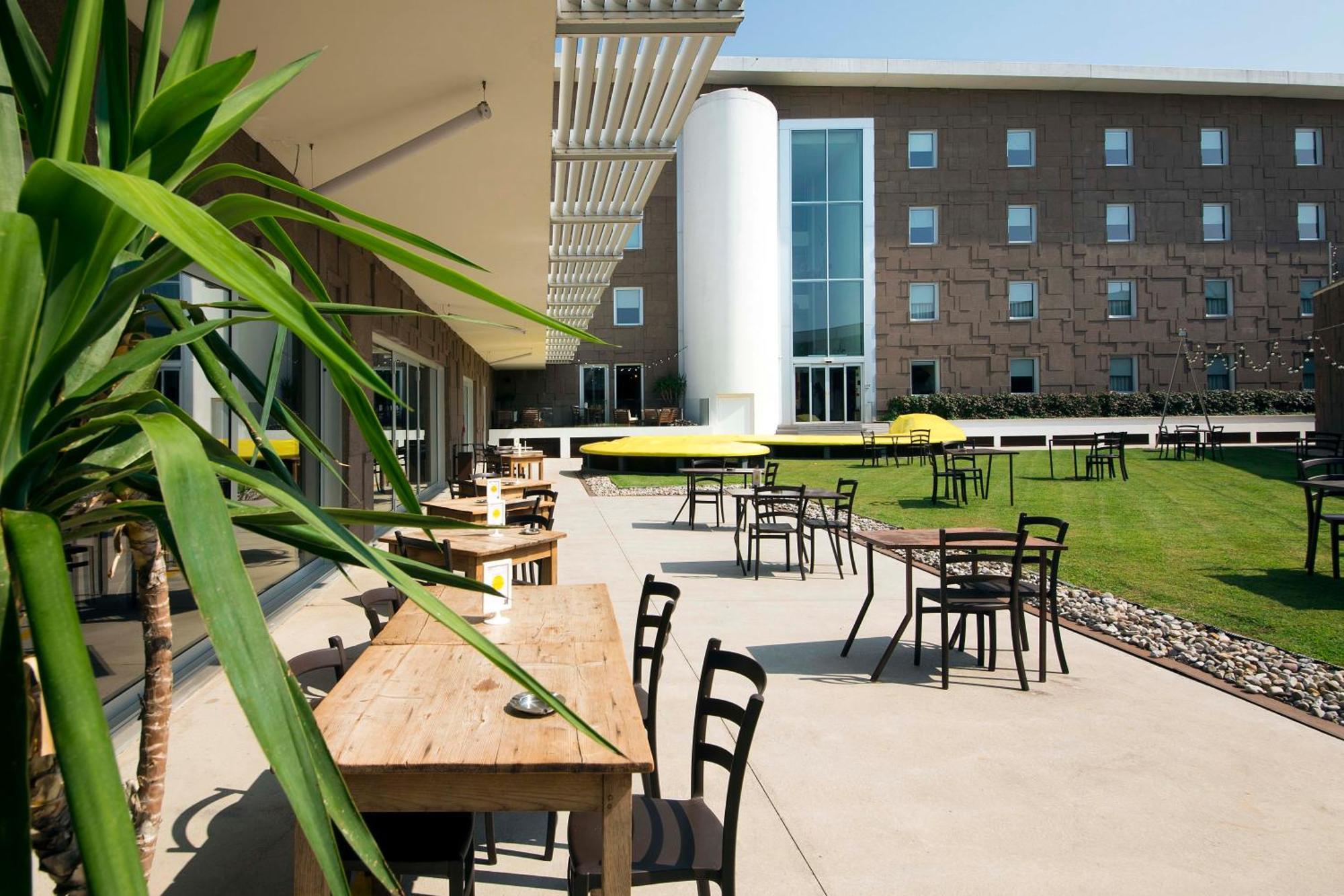Aiden by Best Western @ JHD Dunant Hotel Castiglione Delle Stiviere Exterior foto